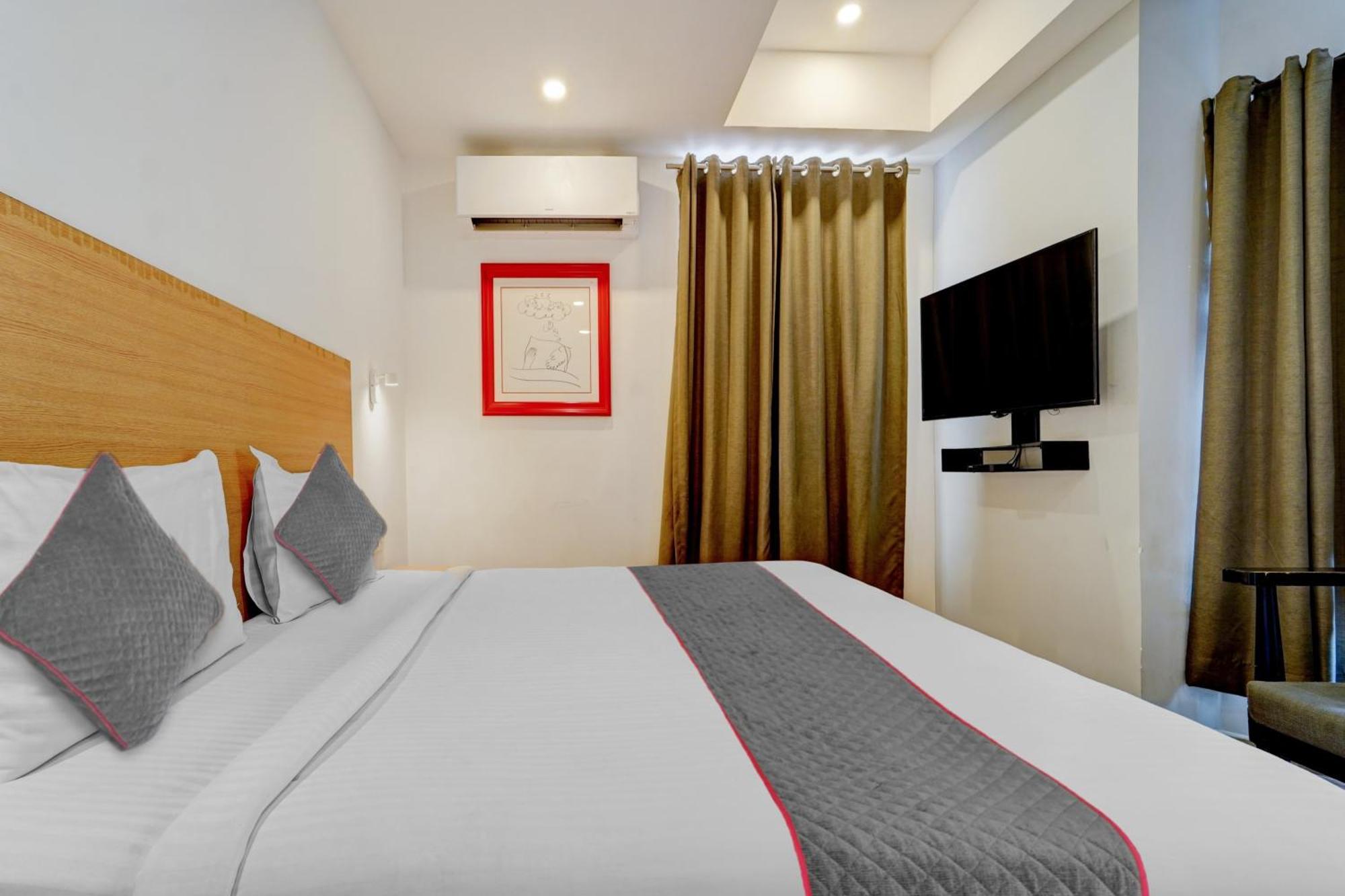 Super Townhouse Four Season Hotell Coimbatore Exteriör bild
