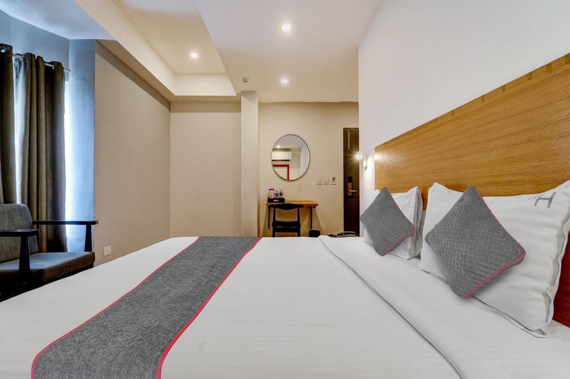 Super Townhouse Four Season Hotell Coimbatore Exteriör bild