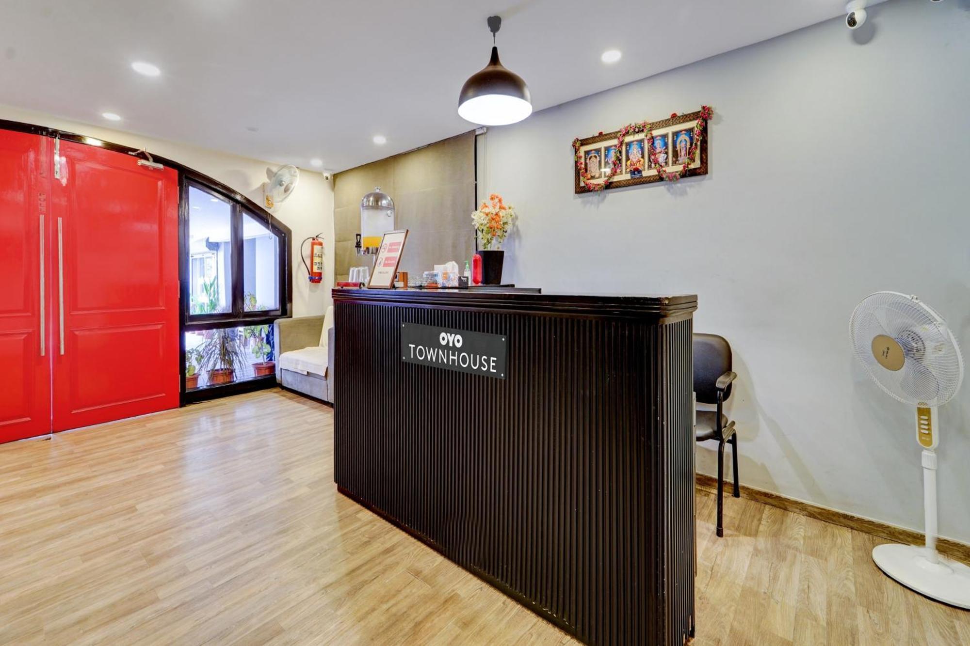 Super Townhouse Four Season Hotell Coimbatore Exteriör bild